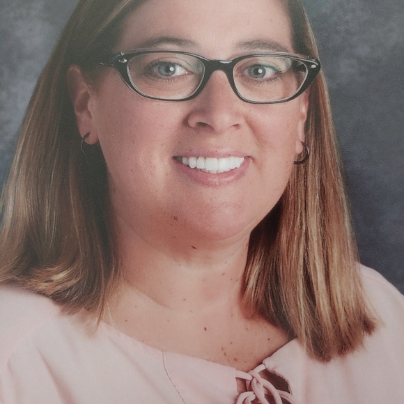 Meet your Posher, Eileen - Picture 1 of 1